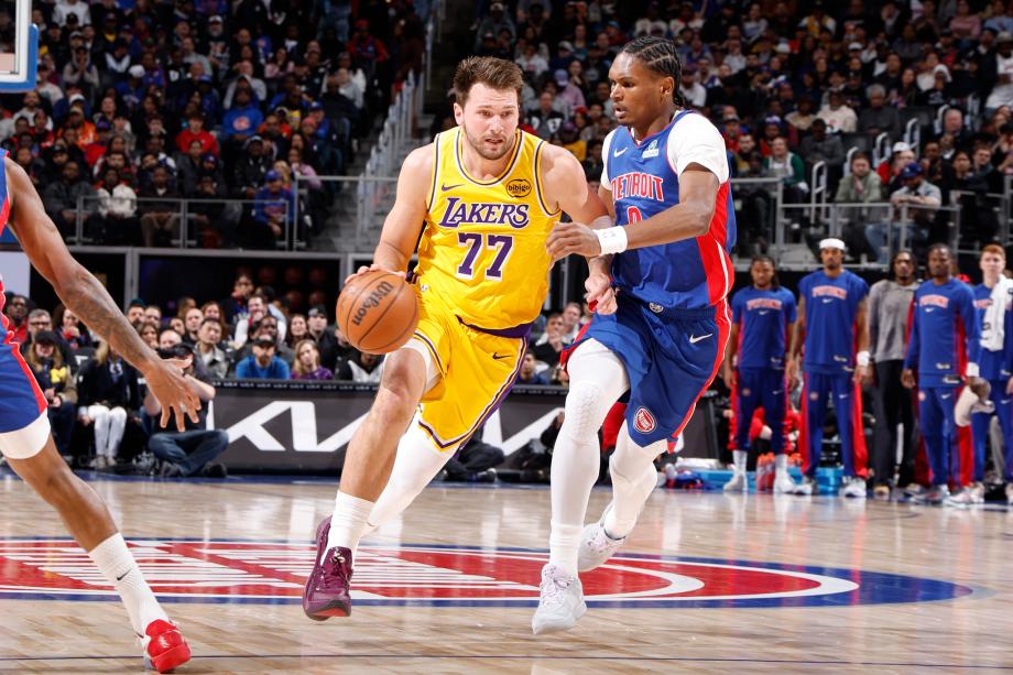 od体育-东契奇空砍32+7+6 湖人惜败活塞9连胜遭终结